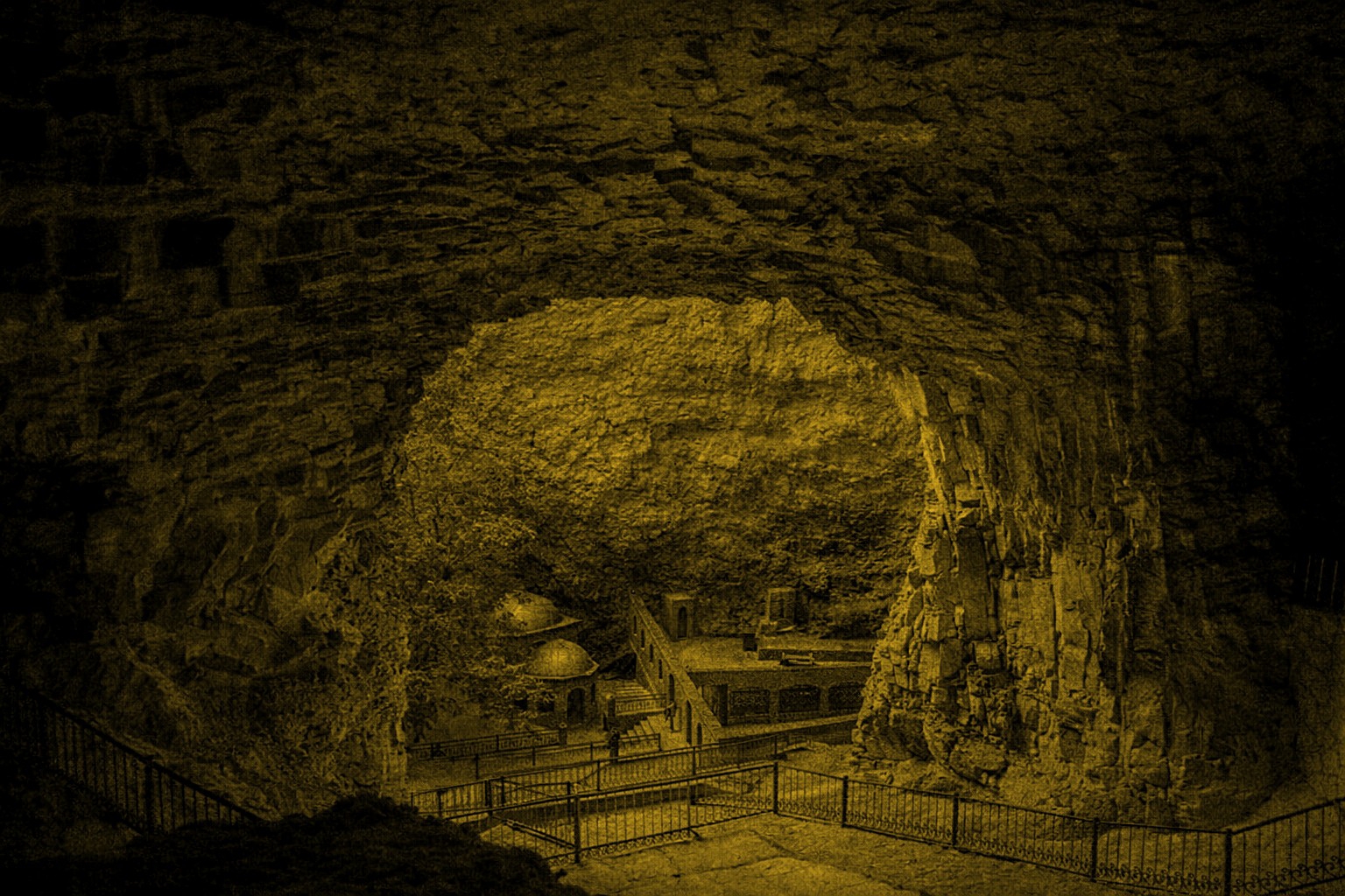 Əshabi-Kəhf ziyarətgahı